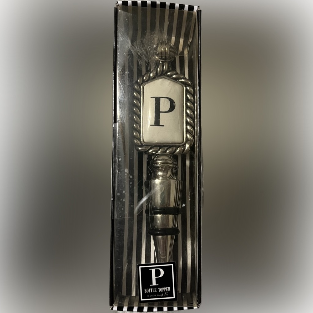 💥NIB Wine Bottle Stopper “P”Initial Medallion Mud Pie Topper Silver Plated